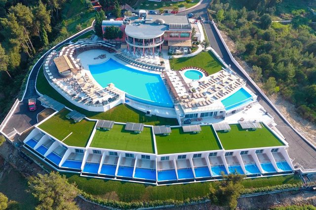 Transfers to Alia Palace in Pefkohori Village - taxi shuttle service best transport in Greece from airport in Thessaloniki to this resort Transferis24.com provide transport service. Book your privat transfer or TAXI from/to Airport SKG. best shuttle service in Greece